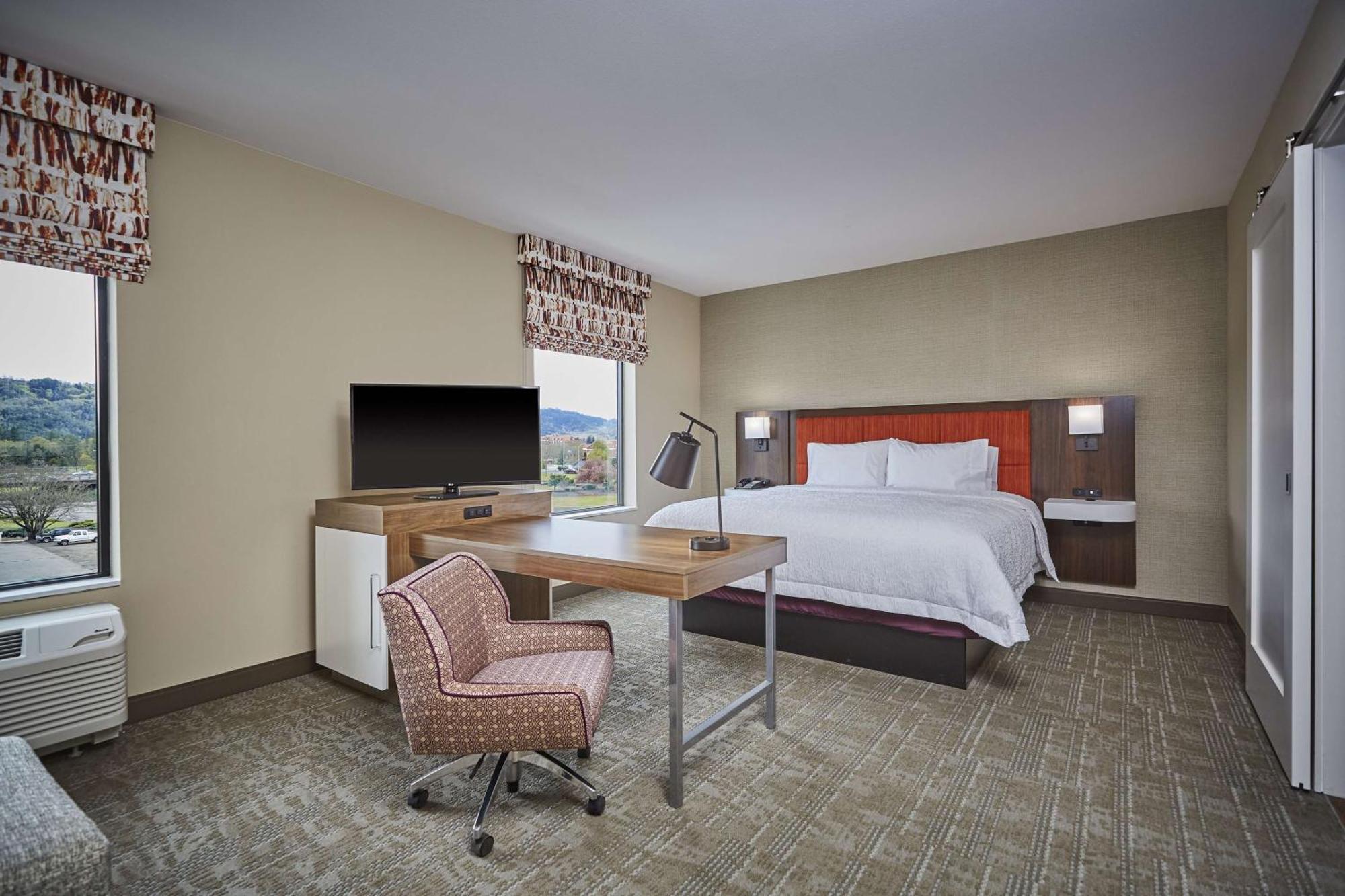 Hampton Inn & Suites Roseburg Eksteriør bilde